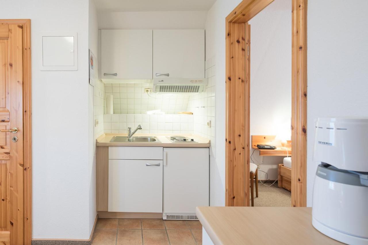 Direkt Am Deich - Ferienwohnung Amrum Im Gaestehaus Am Badedeich Dagebull Bagian luar foto